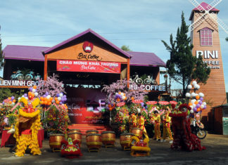 Đà Lạt: Cà phê xe cổ tái sinh sau hỏa hoạn