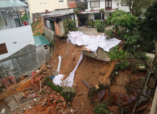 Sạt taluy liên tiếp uy hiếp nhà dân giữa trung tâm Đà Lạt