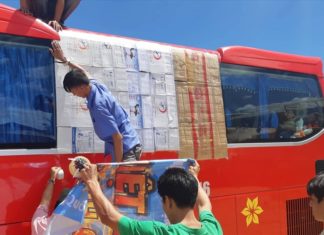 Xe chở khách du lịch liên tục bị ném đá, đập kính ở chân đèo Bảo Lộc và Đà Lạt