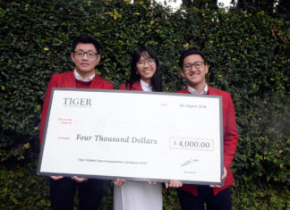 Ba học sinh Đà Lạt giành giải nhất Cuộc thi “Giải quyết tình huống kinh doanh” tại Úc