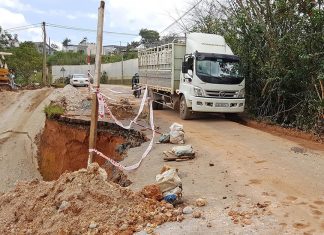 Sạt lở nghiêm trọng tuyến đường đi Suối Vàng – Đà Lạt