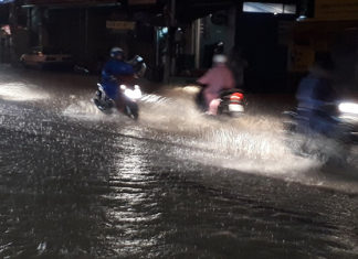 Đà Lạt: Mưa dữ dội, nhiều nơi ngập nặng