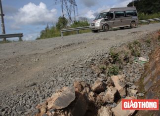 Quốc lộ 27 tan nát, tiềm ẩn nguy cơ tai nạn chết người