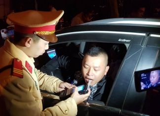 Đà Lạt: Ra quân kiểm tra nồng độ cồn theo chuẩn quốc tế