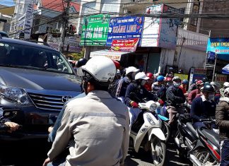 Hi hữu: Đà Lạt kẹt xe 30 phút