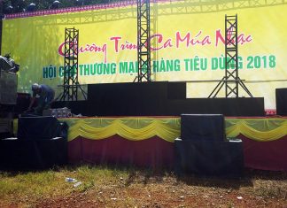 Bảo Lộc: Lắp màn hình led khủng cổ vũ đội tuyển Việt Nam