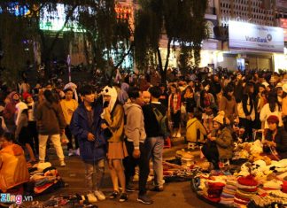 Đà Lạt đông nghịt khách du lịch trước thềm Giáng sinh