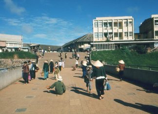 Chợ Đà Lạt bình dị, vắng khách du lịch qua loạt ảnh phim xưa cũ