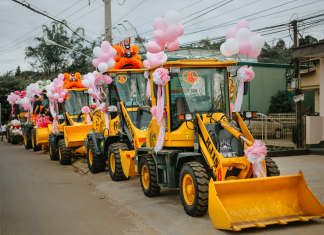 Bảo Lộc: Nhà làm nông cơ, gia chủ rước dâu ‘bá đạo’ bằng xe xúc lật