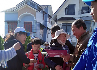 Đà Lạt: Đổi rác lấy… quà