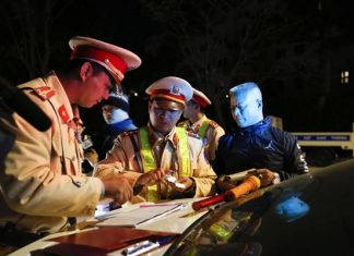 Đà Lạt: ra quân kiểm tra nồng độ cồn, chất kích thích đối với tài xế