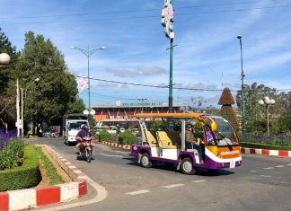 Đà Lạt: Những chiếc xe điện trên phố hoa