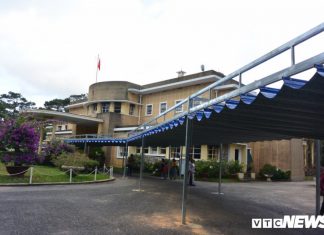 Đà Lạt: Ai cho dựng hành lang mái che tại Dinh Bảo Đại 3?