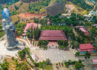 Ngôi chùa có gần 500 bức tượng giống nhau ở Lâm Đồng