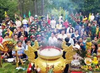 Hàng ngàn người dự Lễ hội giỗ tổ Hùng Vương ở thác Prenn Đà Lạt