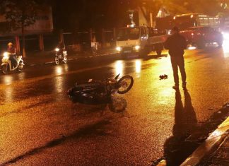 Bảo Lộc: Xe tải lấn đường va chạm với xe máy, 2 người nguy kịch