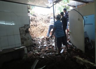 Bảo Lộc: Mưa lớn làm sập tường nhà một hộ dân