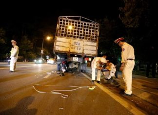 Đà Lạt: Tông vào đuôi xe tải, người điều khiển xe máy tử vong tại chỗ