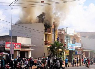 Lâm Đồng: Cháy nhà giữa khu dân cư do chập điện