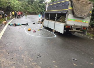 Lâm Đồng: Xe máy va chạm xe tải, 3 người thương vong