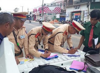 Đà Lạt: Nhiều người vi phạm vẫn phóng xe lao vào CSGT