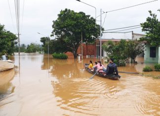Thị trấn Đạ Tẻh ngập nặng, nhiều tuyến đường biến thành “sông”