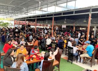 Đà Lạt: Một gia đình chiêu đãi 3.000 suất ăn chay lễ Vu Lan