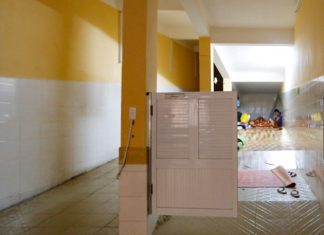 Lâm Đồng: Sản phụ ngủ dưới đường luồng vì bệnh viện chưa có phòng nghỉ theo yêu cầu