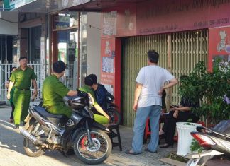 Bảo Lộc: Linh tính có chuyện chẳng lành, nên công an và người dân phá cửa kiểm tra thì phát hiện ông Châu đã tử vong.