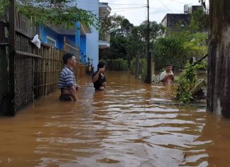 Bảo Lộc: Mưa lớn kéo dài, hơn 100 nhà dân ngập chìm trong nước