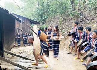 Lâm Đồng: Sơn nữ K Ho ‘bắt chồng’ lúc nửa đêm