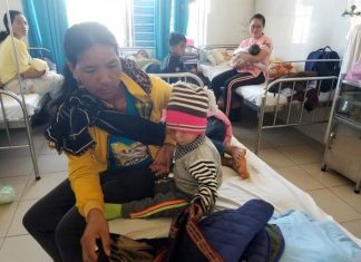 Sau bữa ăn từ thiện, gần 100 trẻ ở Lâm Đồng nhập viện cấp cứu