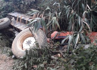 Bảo Lộc: Lật xe máy cày chở cát, 1 người chết tại chỗ