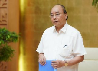 Thủ tướng: Cho phép mở lại các dịch vụ không thiết yếu, trừ vũ trường và karaoke