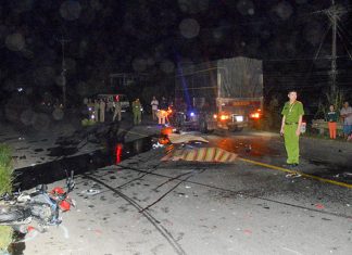 Lâm Đồng: Xe máy đối đầu xe tải, 2 thanh niên tử vong