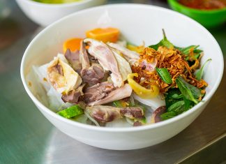 Dẻo thơm món bánh ướt lòng gà vừa mới khai trương tại TP. Bảo Lộc