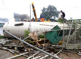 Bảo Lộc: Kinh hoàng xe bồn chở gas tông vào nhiều nhà dân trên Quốc lộ 20