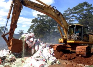 Bảo Lâm: Tiêu hủy gần 25 tấn phân bón không rõ nguồn gốc xuất xứ