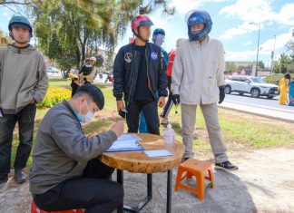 Đà Lạt xử phạt 20 người 40 triệu đồng vì không đeo khẩu trang nơi công cộng