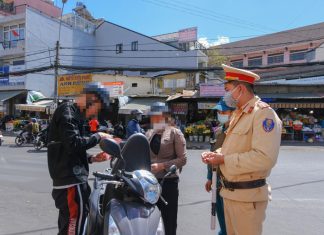 Đà Lạt tiếp tục phạt nặng các trường hợp không đeo khẩu trang nơi công cộng