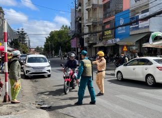 Đà Lạt phạt 160 người không đeo khẩu trang nơi công cộng