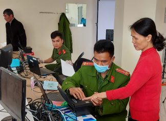 Lạc Dương làm căn cước công dân đến 22 giờ đêm