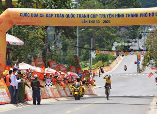 Tay đua người Pháp Loic Desriac cán đích đầu tiên tại Đà Lạt