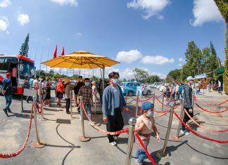 Ngày đầu nghỉ lễ, Quốc lộ 20 ùn ứ, Đà Lạt khá thông thoáng