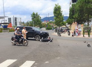 Bảo Lộc: Xe máy va chạm với ô tô, nam thanh niên tử vong