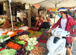 Đạ Tẻh: Tránh đổ xô tích trữ lương thực, thực phẩm