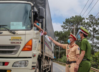 Chủ tịch UBND tỉnh: Giãn cách xã hội theo Chỉ thị 16 đối với 2 xã Xuân Trường và Trạm Hành