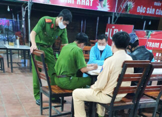 Chở người từ Đồng Nai lên Lâm Đồng rồi bỏ giữa đường, tài xế xe tải bị xử phạt 5 triệu đồng