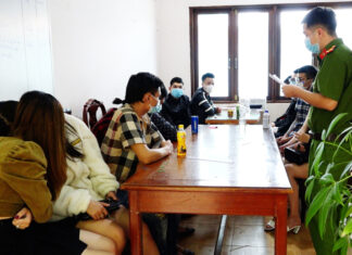 Lâm Hà: Đột kích quán karaoke giữa đêm, phát hiện 11 nam nữ sử dụng trái phép ma túy