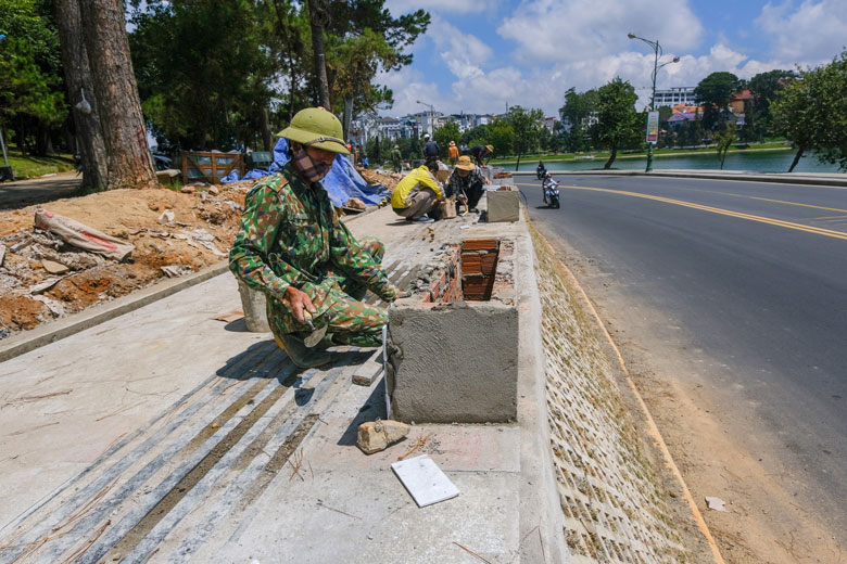 Thi công mở rộng đường Trần Quốc Toản